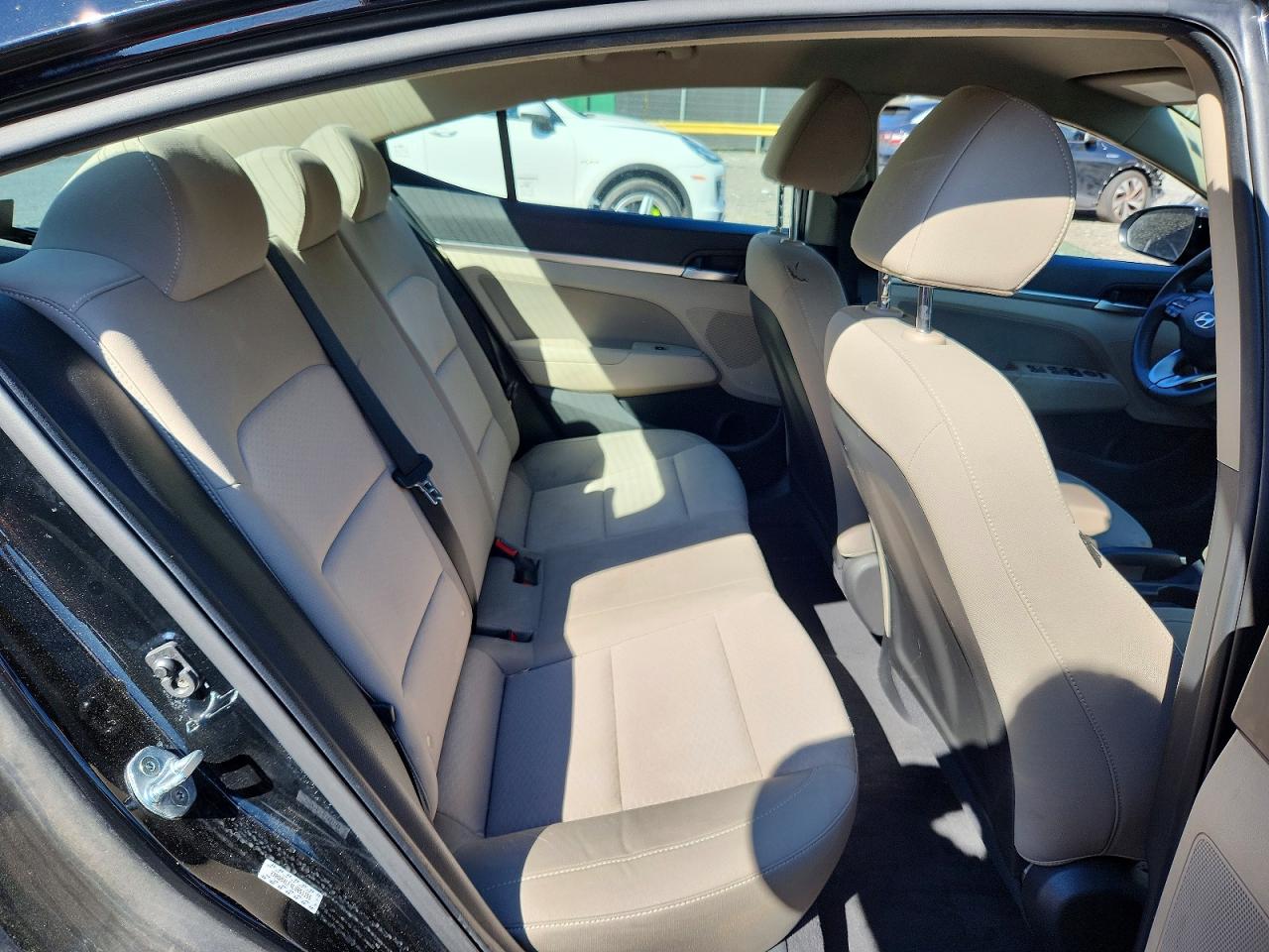 Hyundai ELANTRA Sel