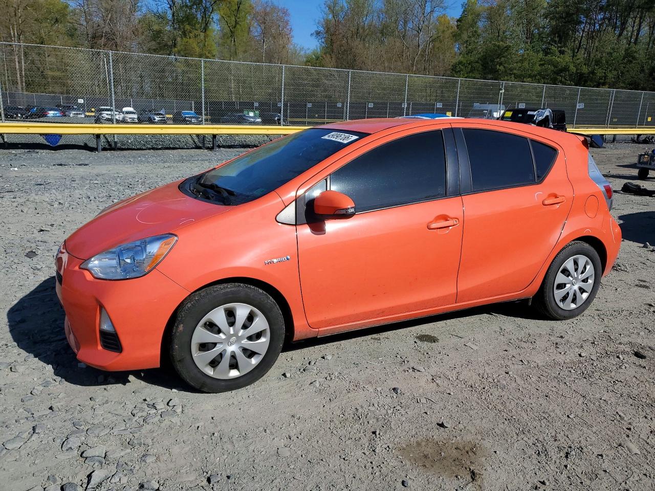 Salvage Toyota Prius Image