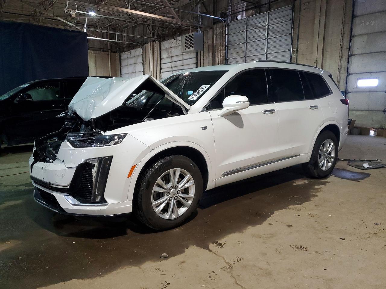 Salvage Cadillac XT6 Image