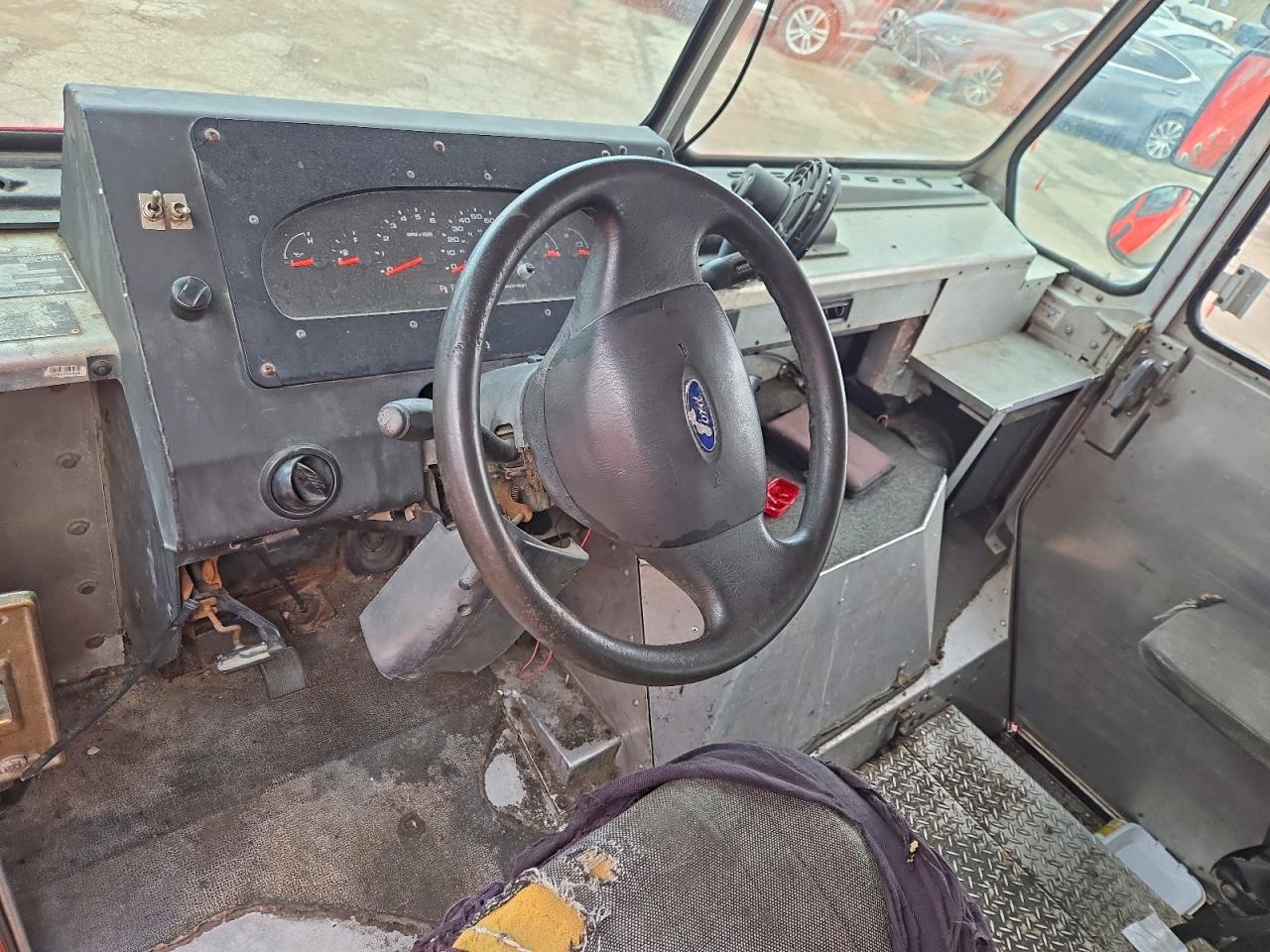 Ford Econoline E350 Super Duty Stripped Chass