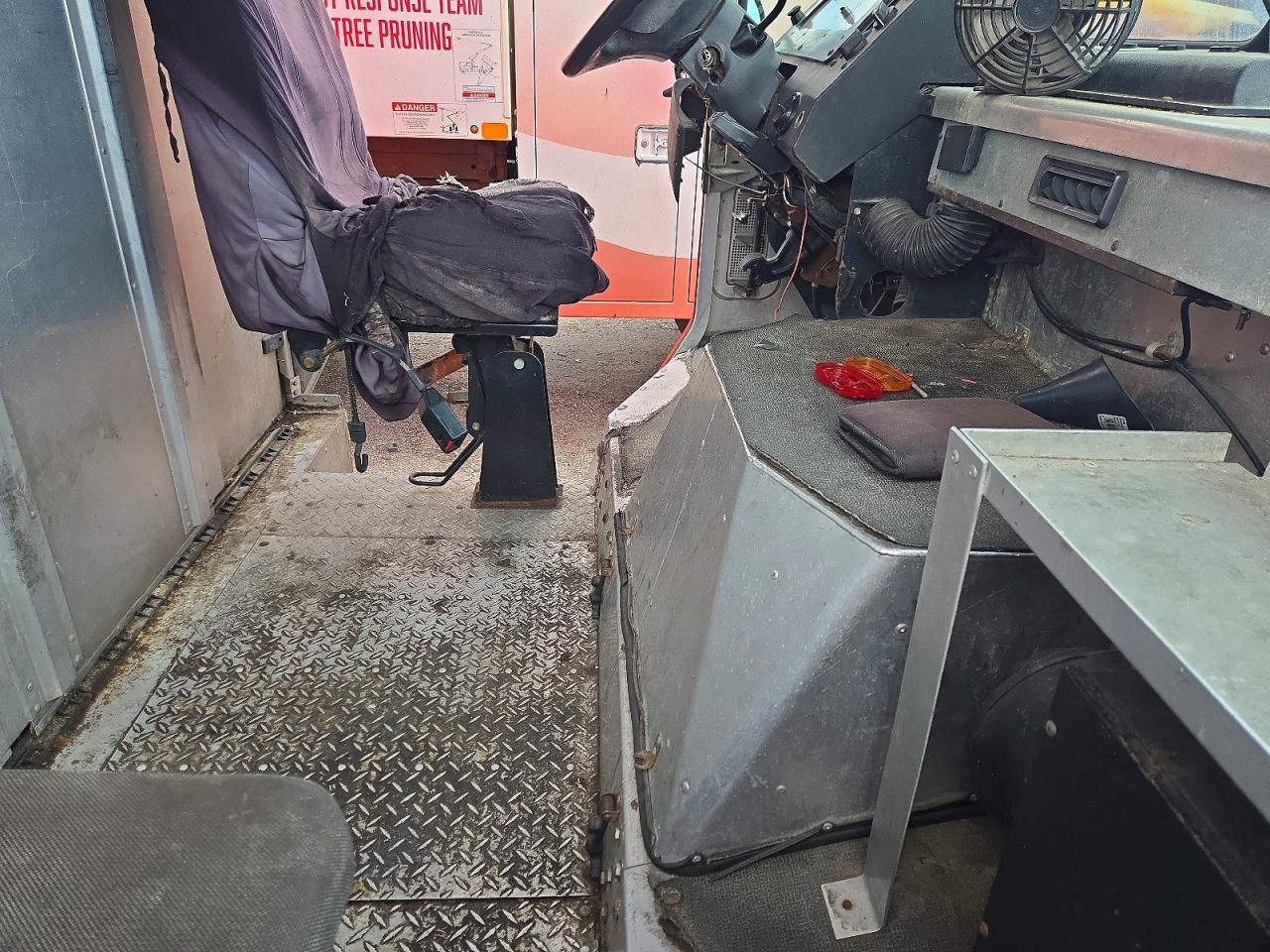 Ford Econoline E350 Super Duty Stripped Chass