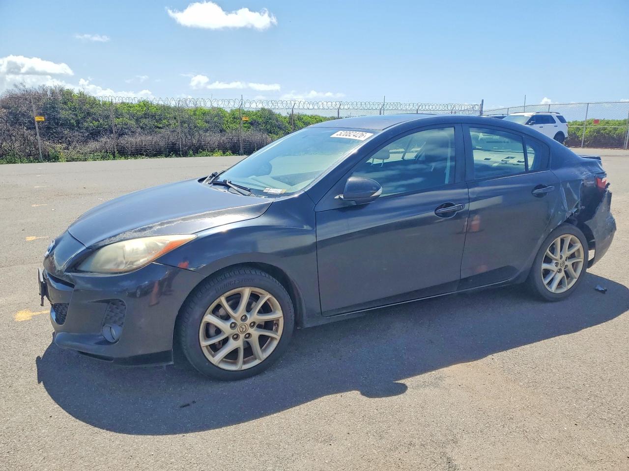 Salvage Mazda Mazda3 Image