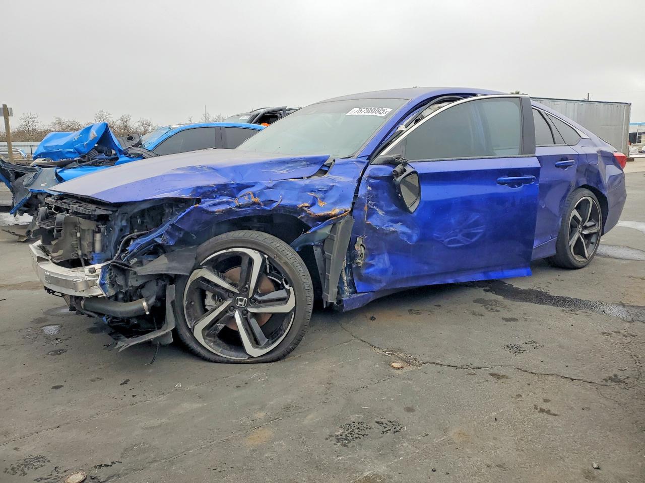 Salvage Honda Accord Image
