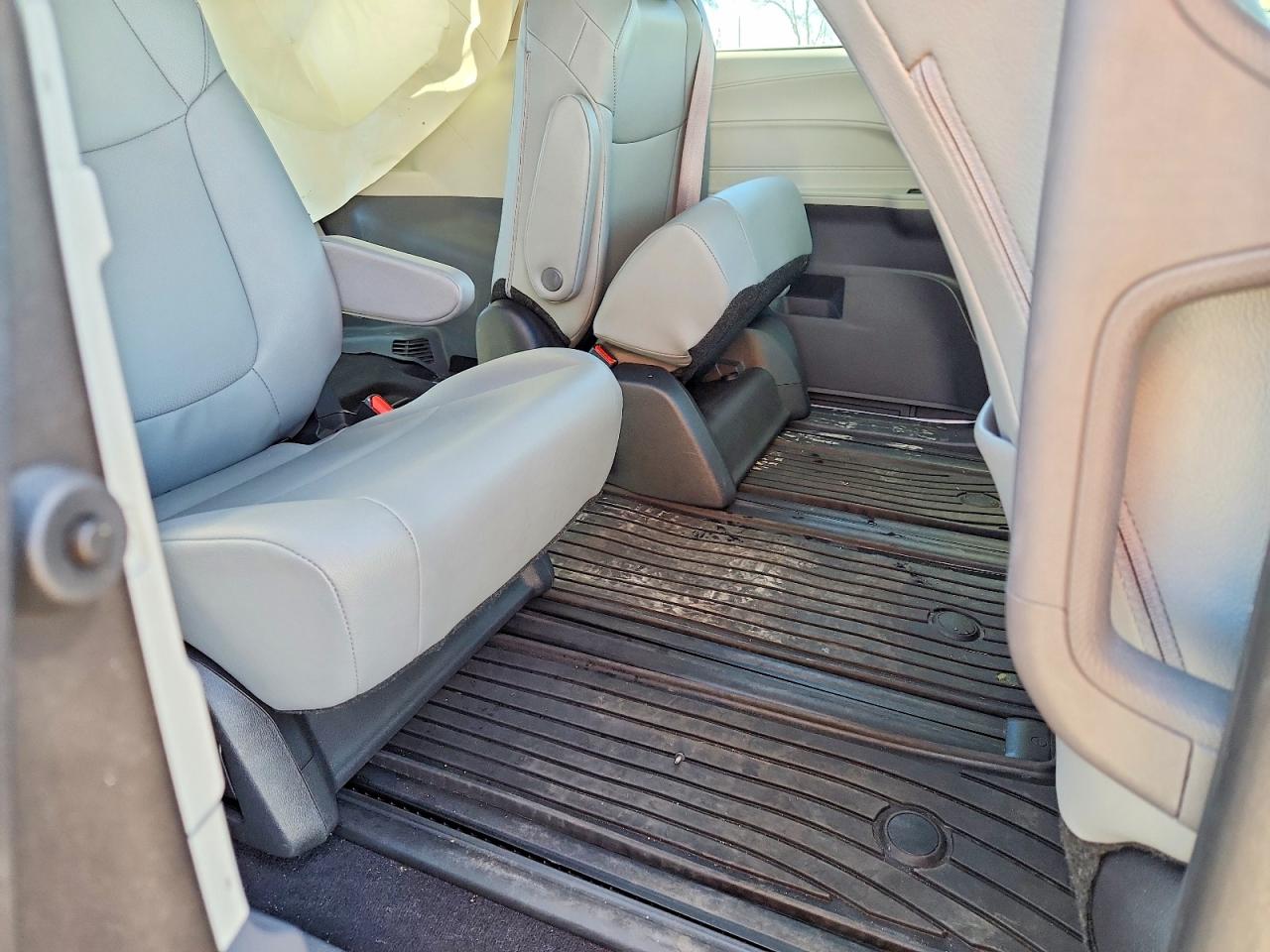 Toyota Sienna Xle 7-passenger