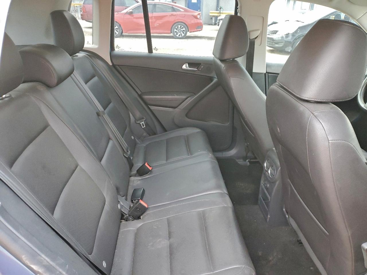 Volkswagen Tiguan S