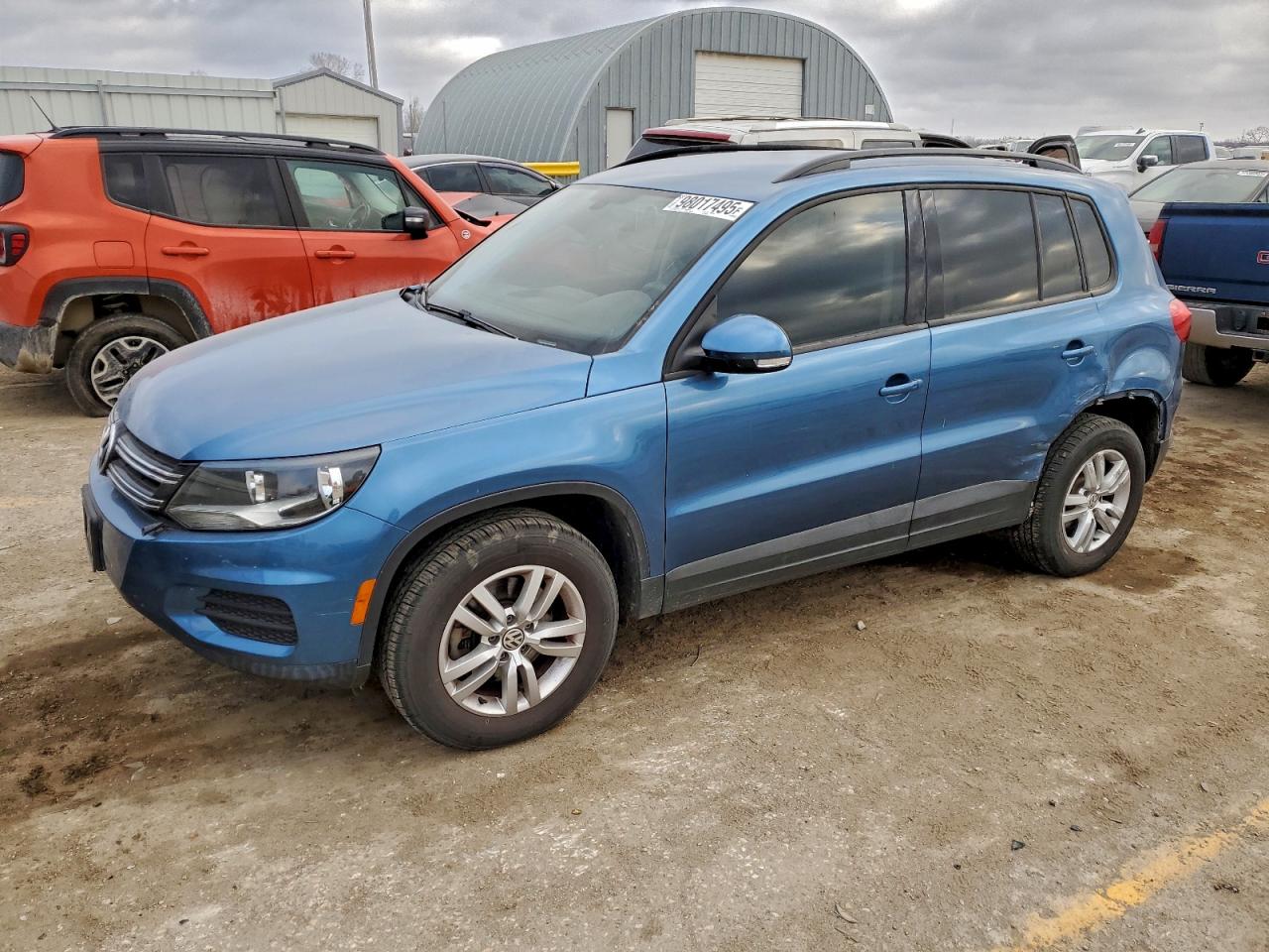 Salvage Volkswagen Tiguan Image