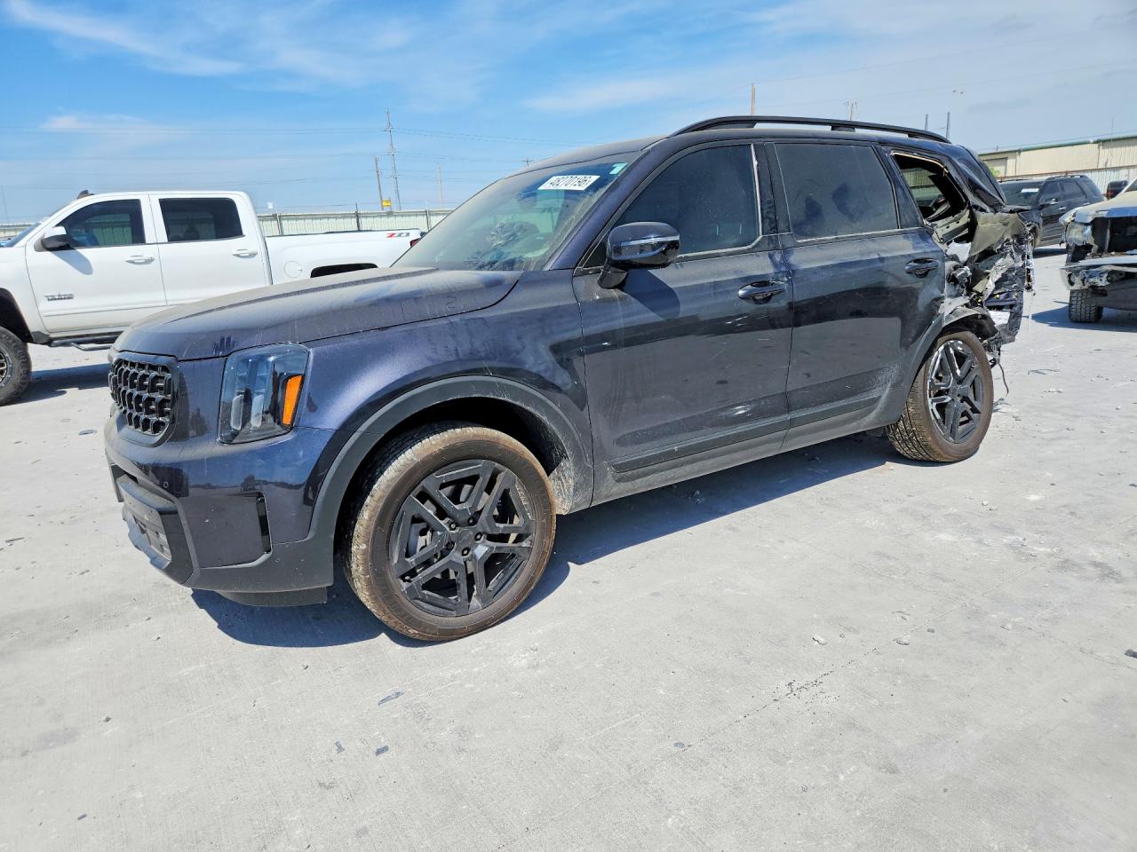 Salvage Kia Telluride Image