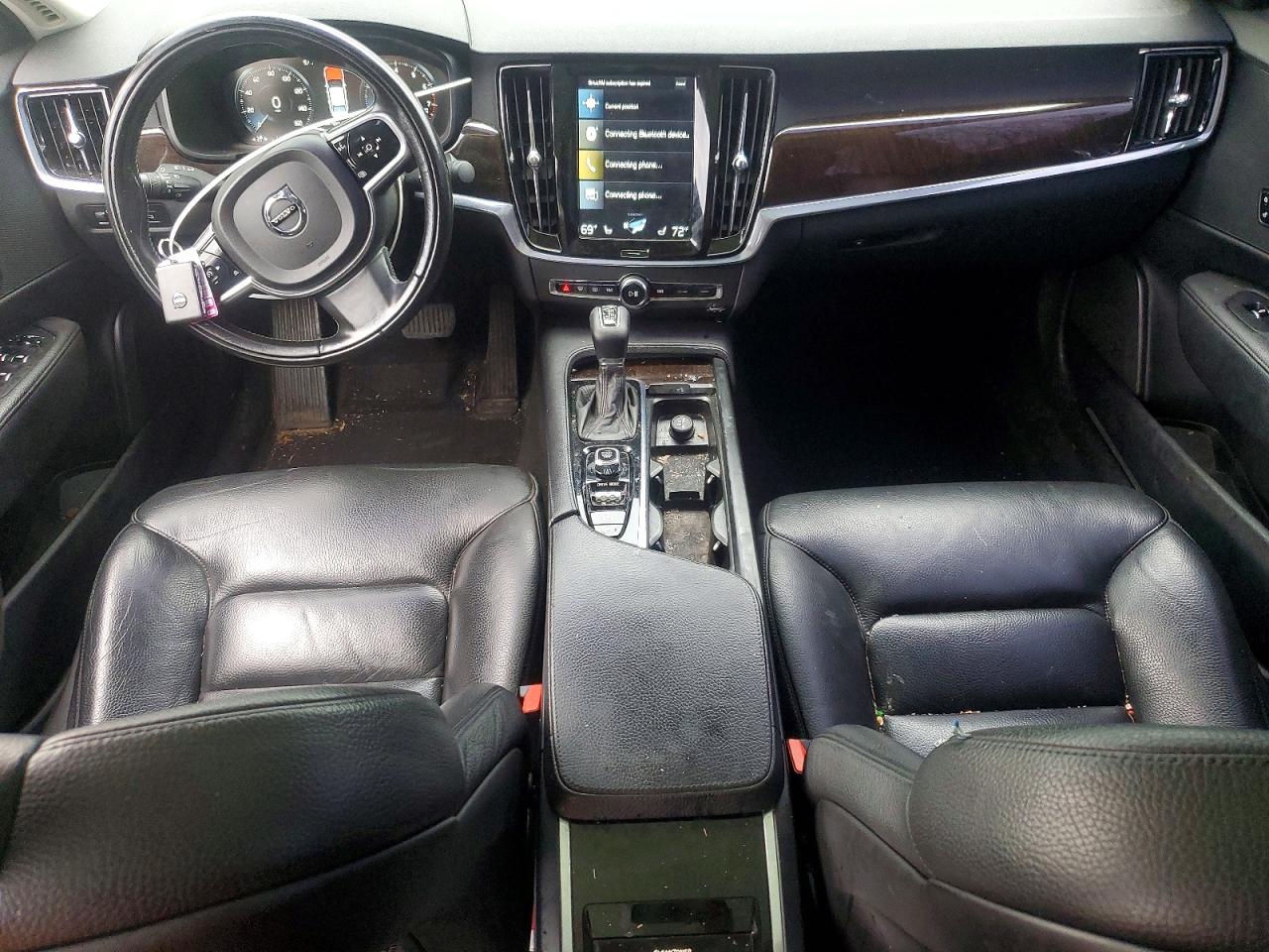 Volvo S90 T5 Momentum