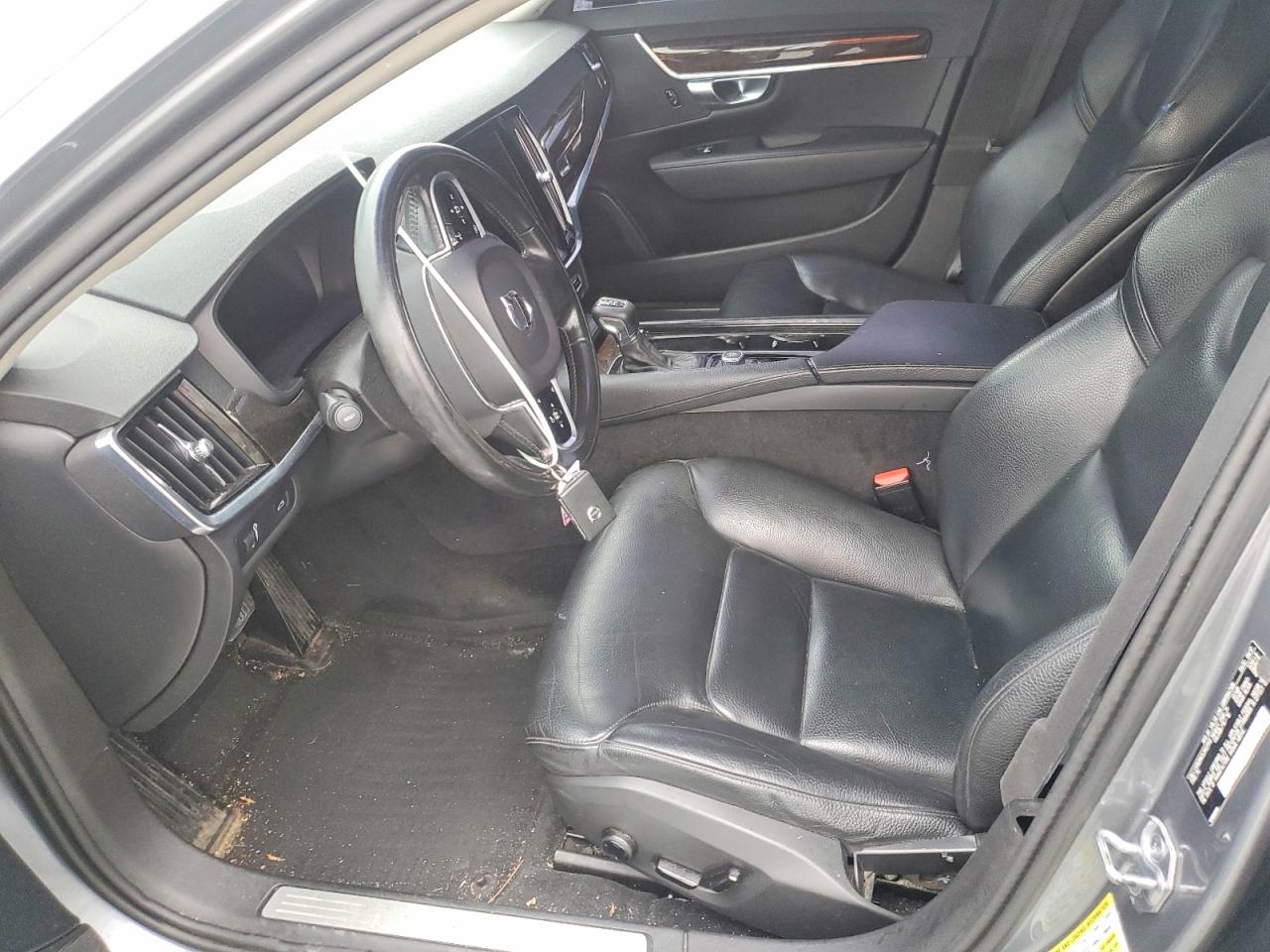 Volvo S90 T5 Momentum