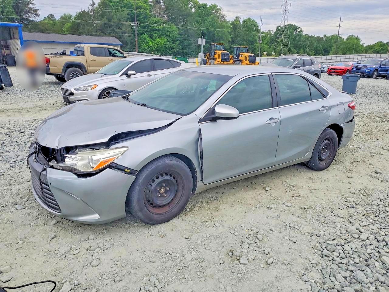 Salvage Toyota Camry Image