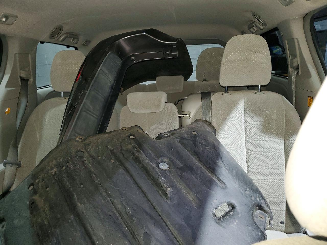 Toyota Sienna Le 8-passenger