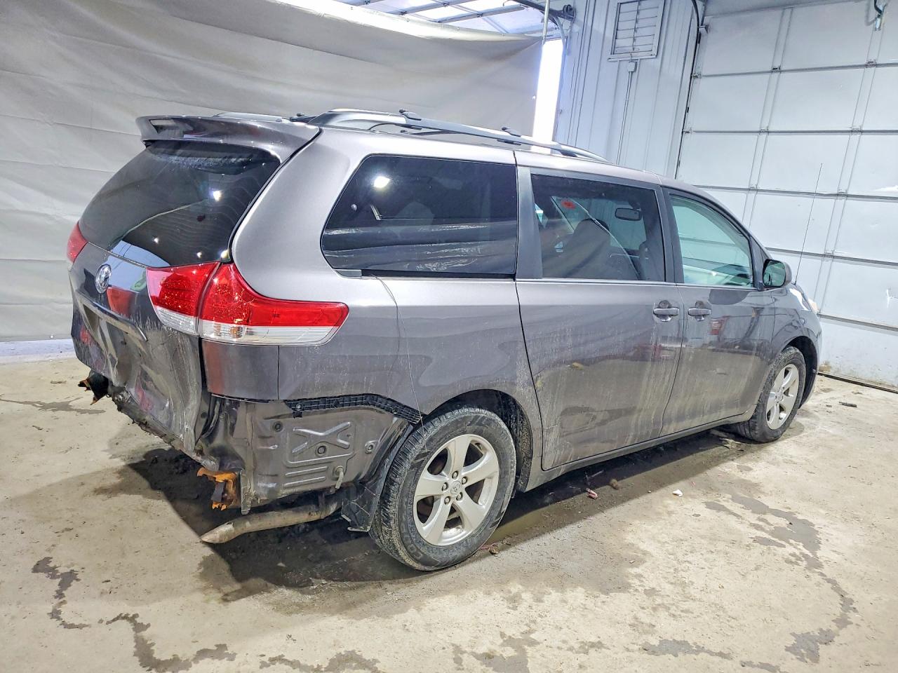 Toyota Sienna Le 8-passenger