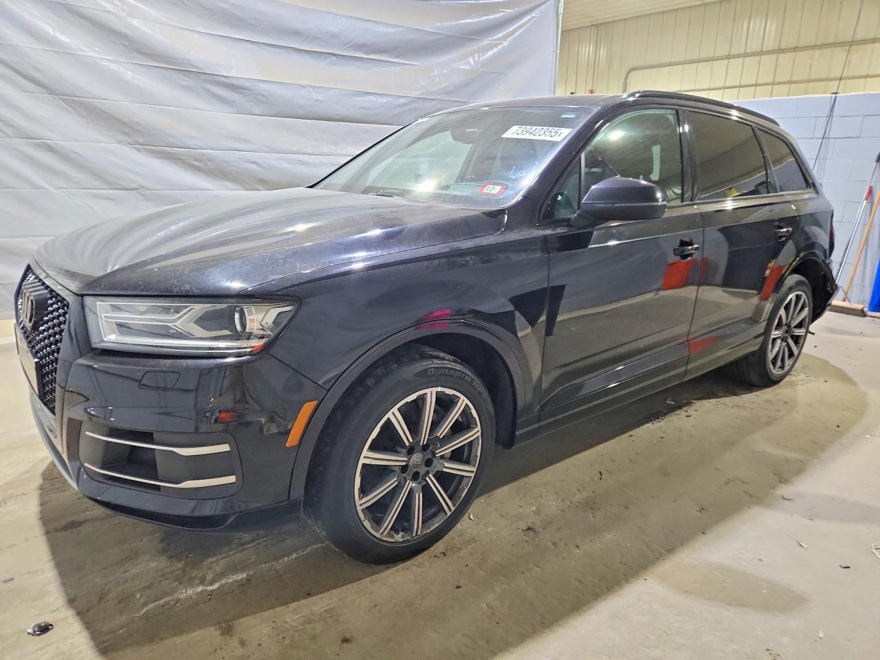 Salvage Audi Q7 Image