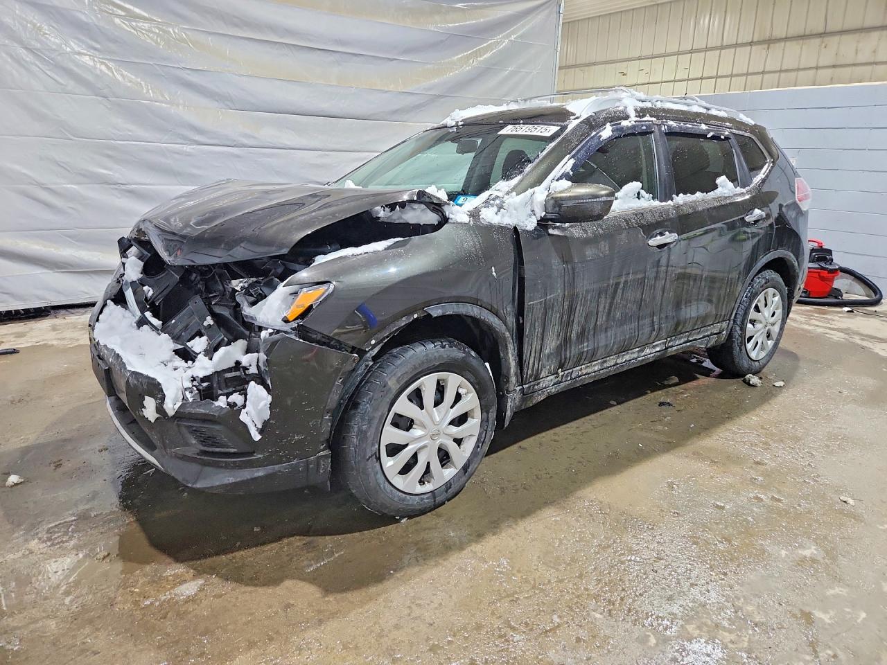 Salvage Nissan Rogue Image