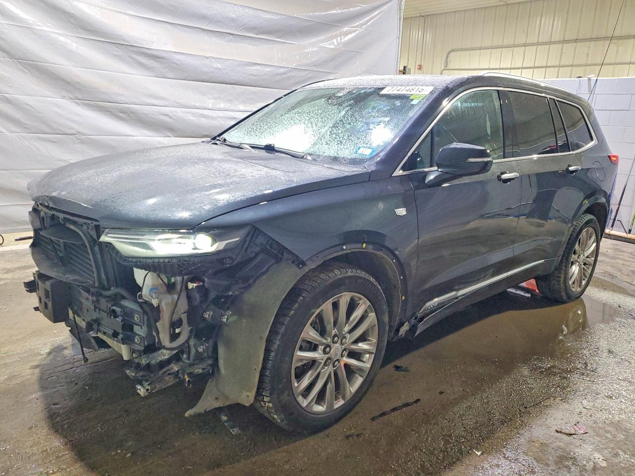 Salvage Cadillac XT6 Image
