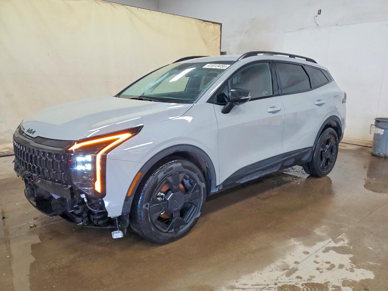 Salvage Kia Sportage Image
