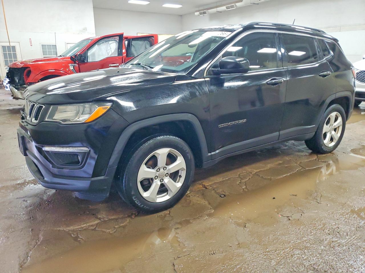 Salvage Jeep Compass Image
