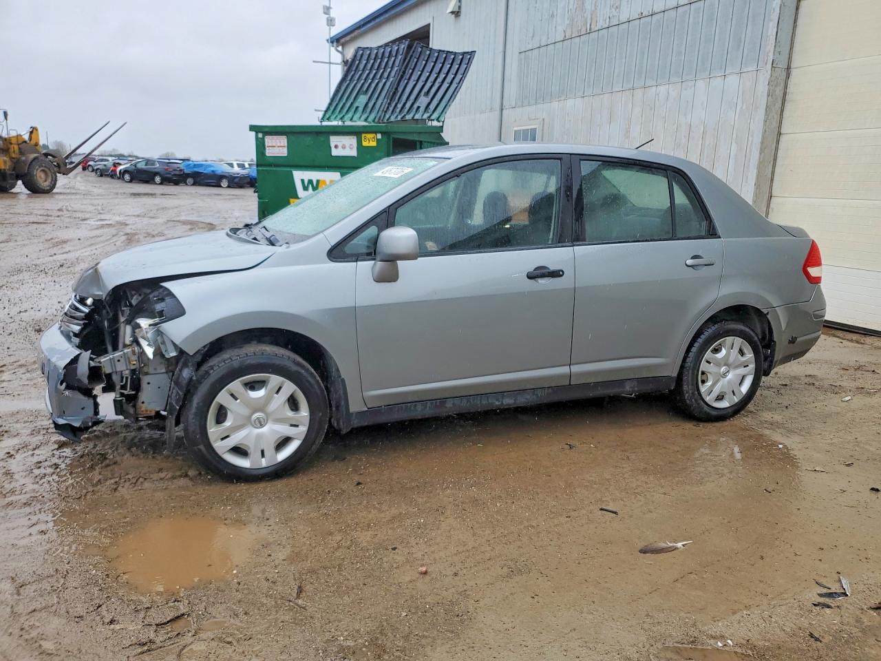 Salvage Nissan Versa Image