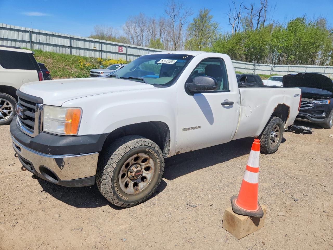 Salvage GMC Sierra Image