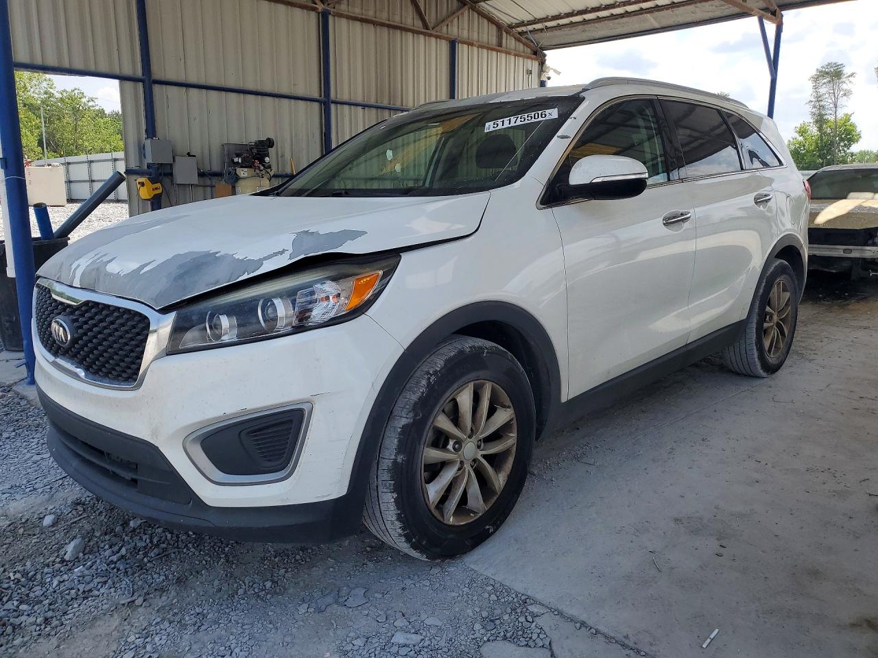 Salvage Kia Sorento Image