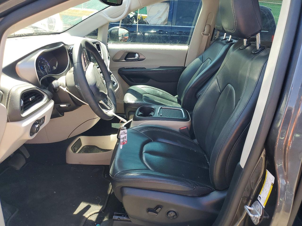 Chrysler Pacifica Touring L