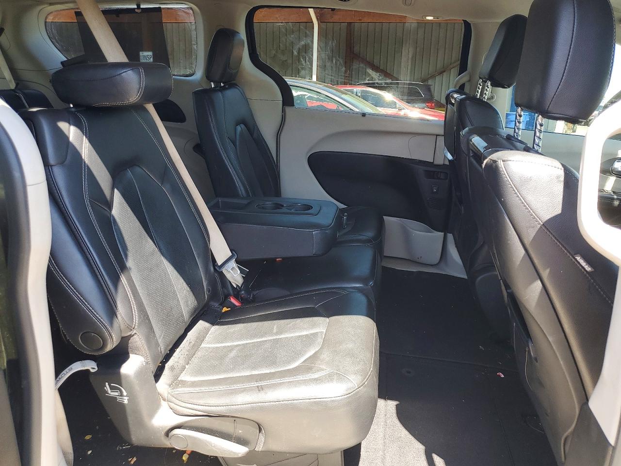 Chrysler Pacifica Touring L