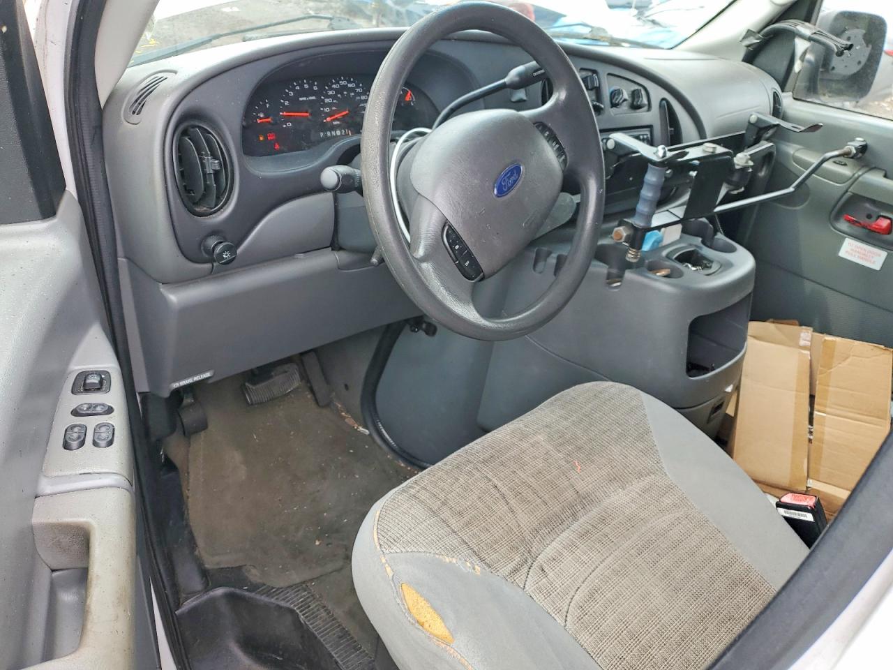 Ford Econoline E350 Super Duty Wagon