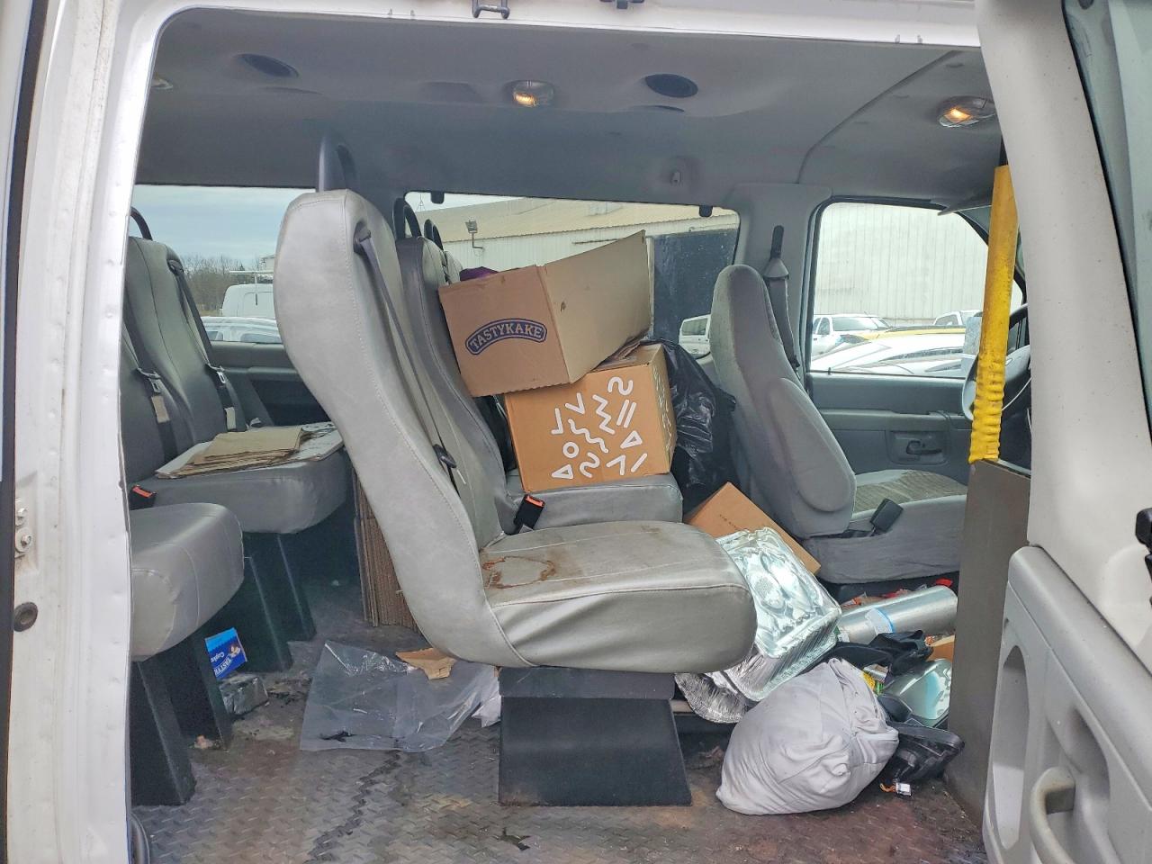 Ford Econoline E350 Super Duty Wagon