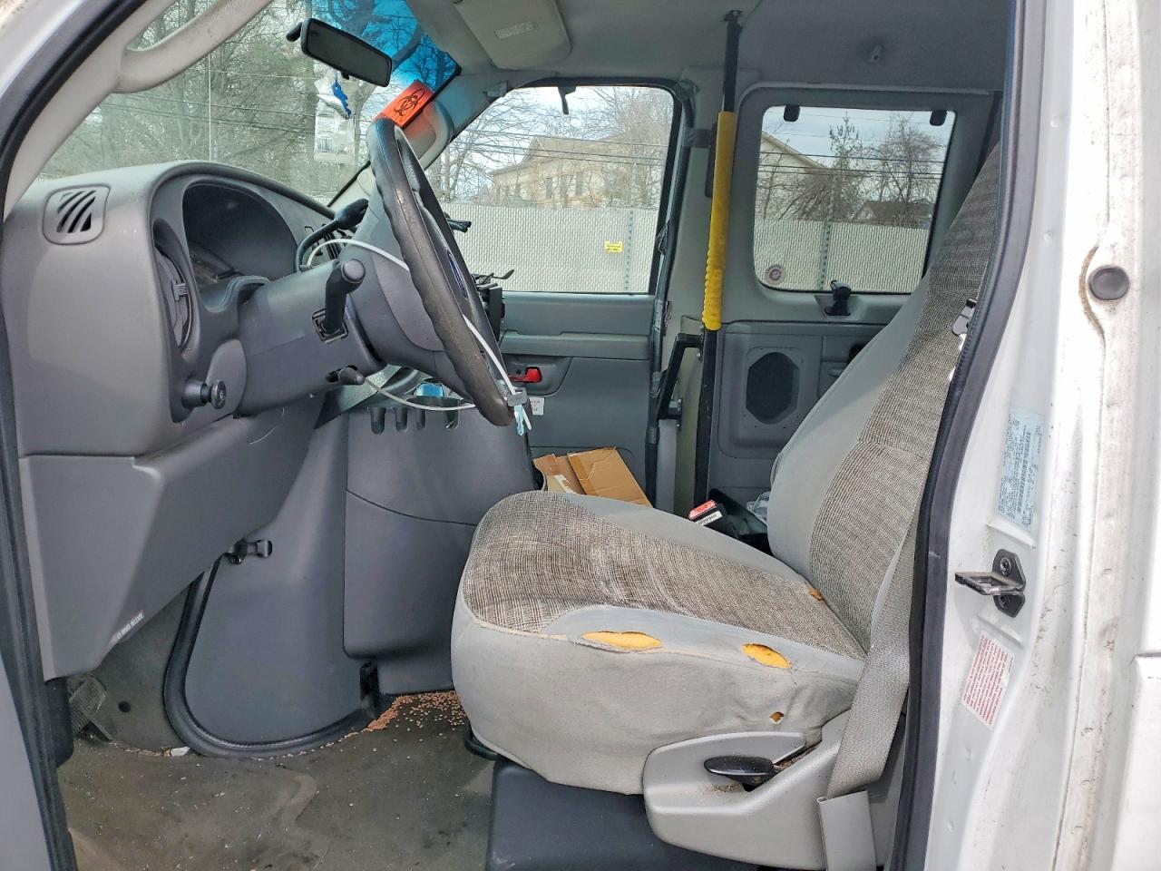 Ford Econoline E350 Super Duty Wagon
