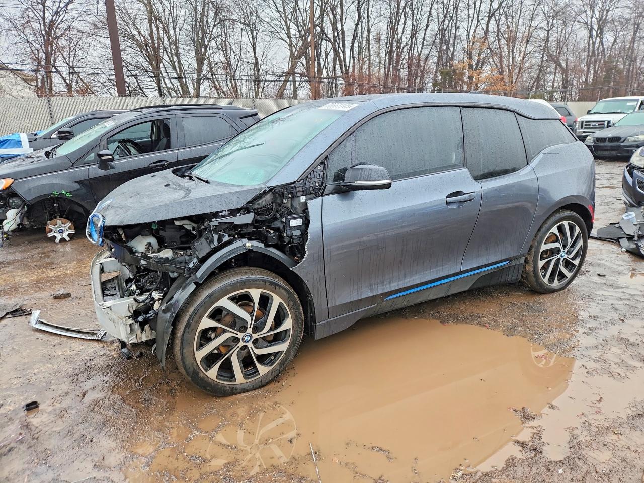 Salvage BMW i-Series Image