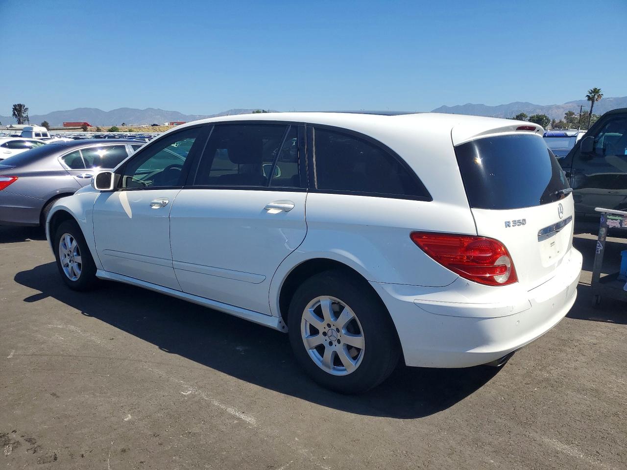 Mercedes-Benz R-Class 350