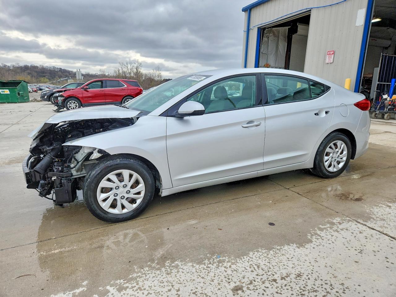 Salvage Hyundai ELANTRA Image