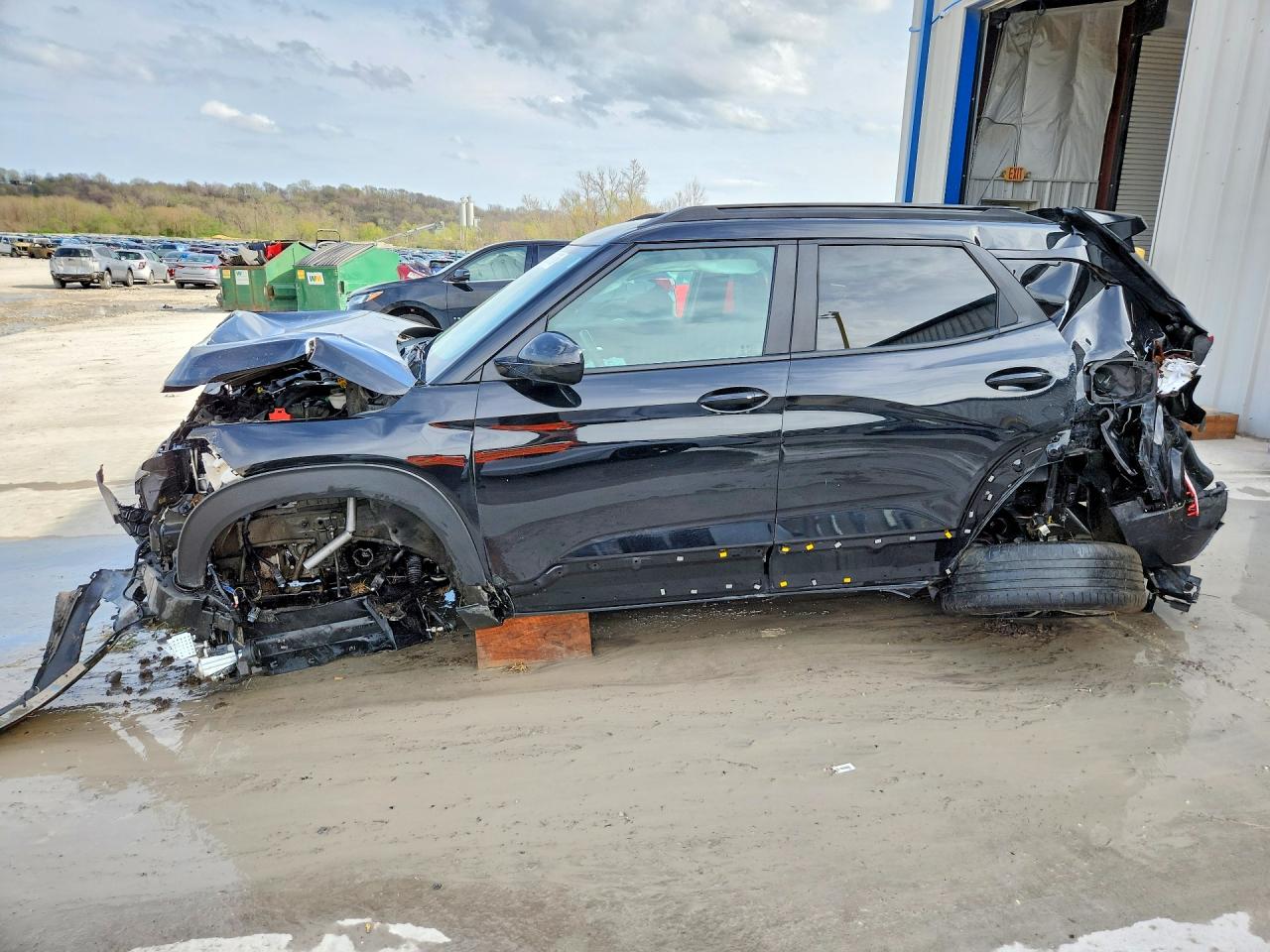 Salvage Chevrolet Trailblaze Image