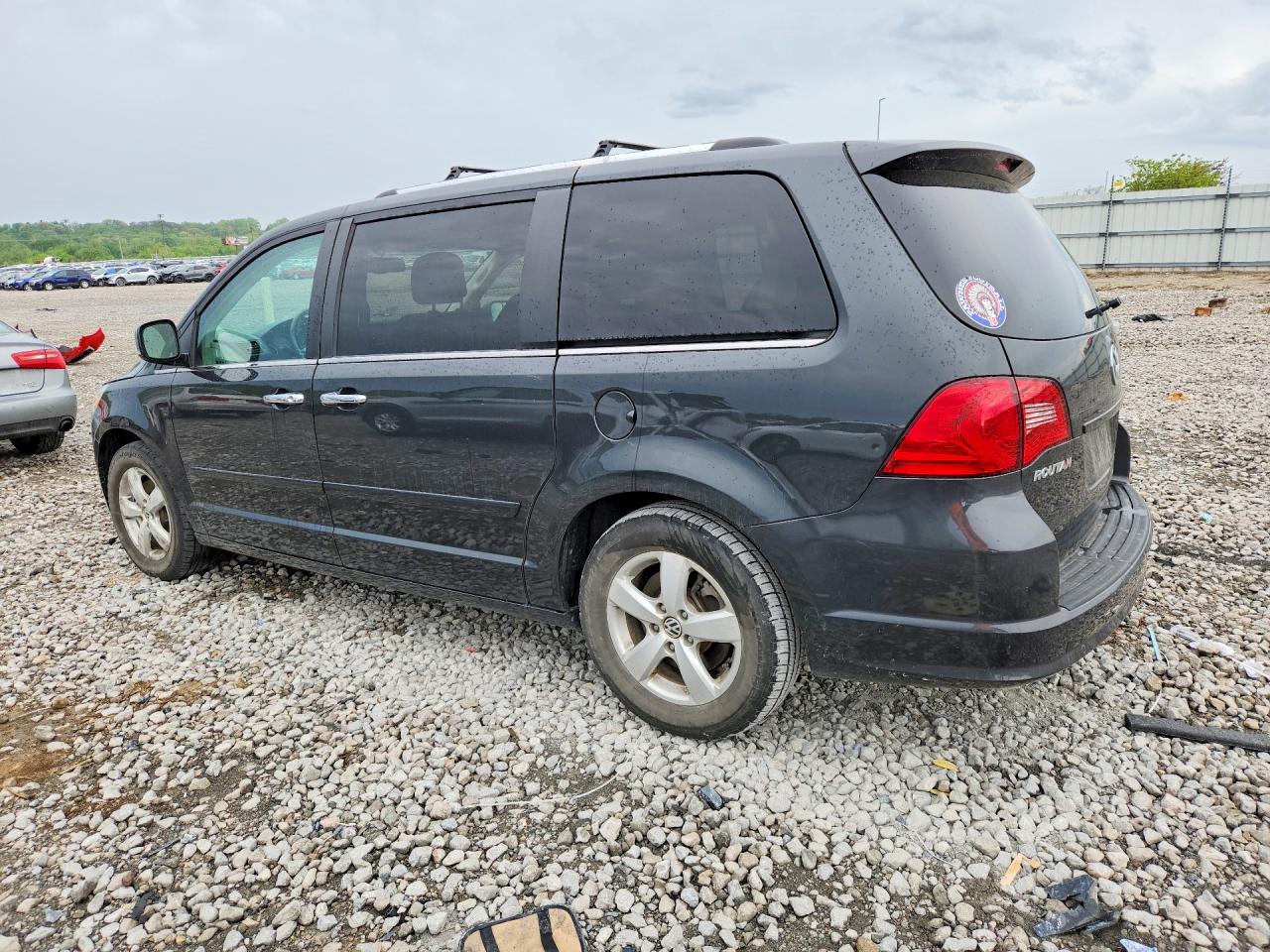 Volkswagen Routan Sel Premium