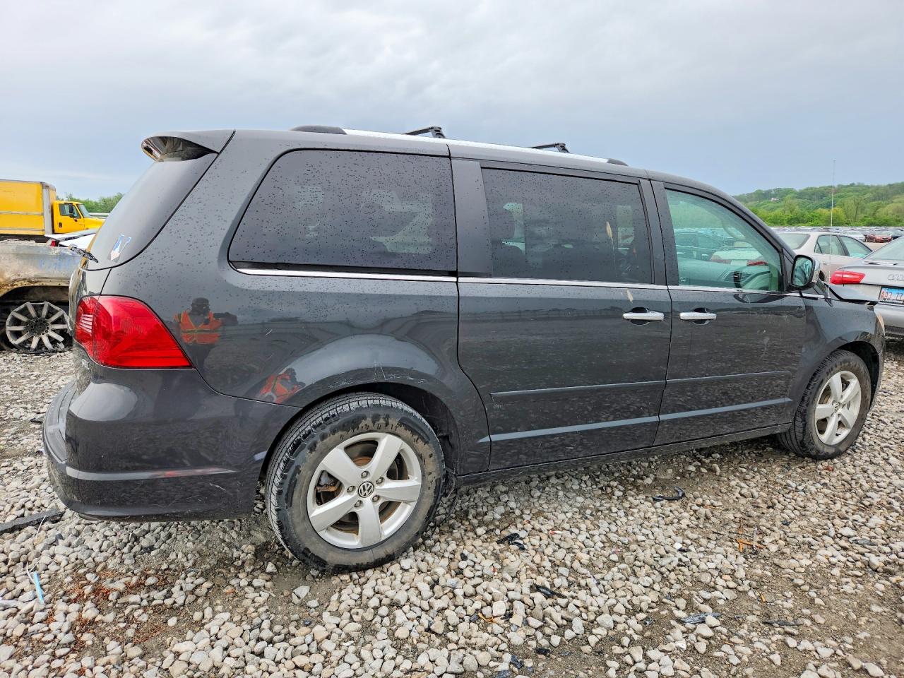 Volkswagen Routan Sel Premium
