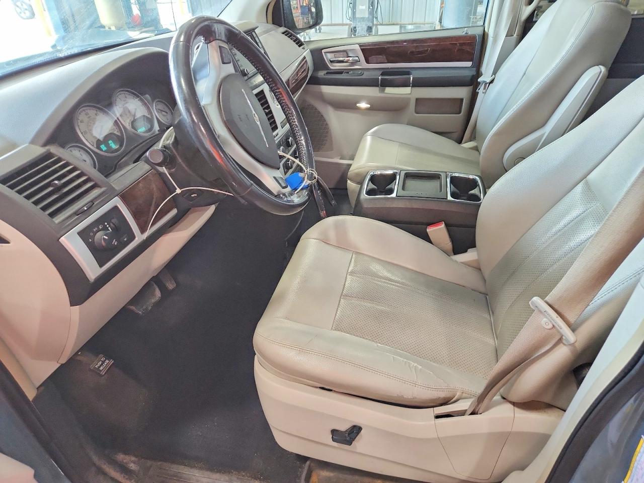 Chrysler Minivan Touring Plus