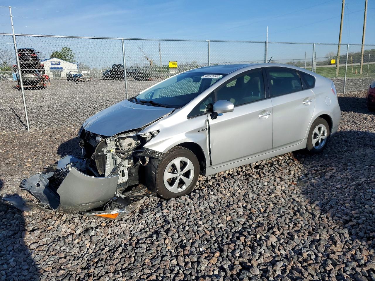 Salvage Toyota Prius Image