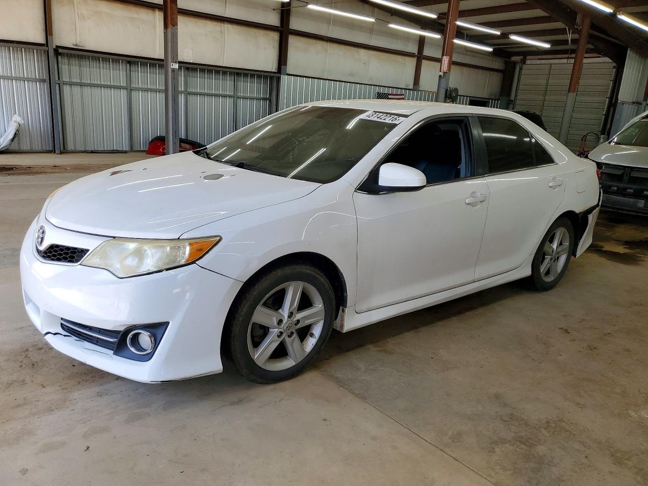 Salvage Toyota Camry Image