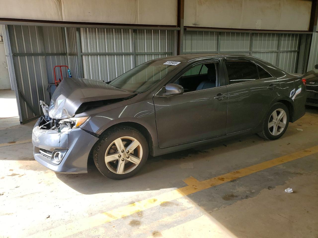 Salvage Toyota Camry Image