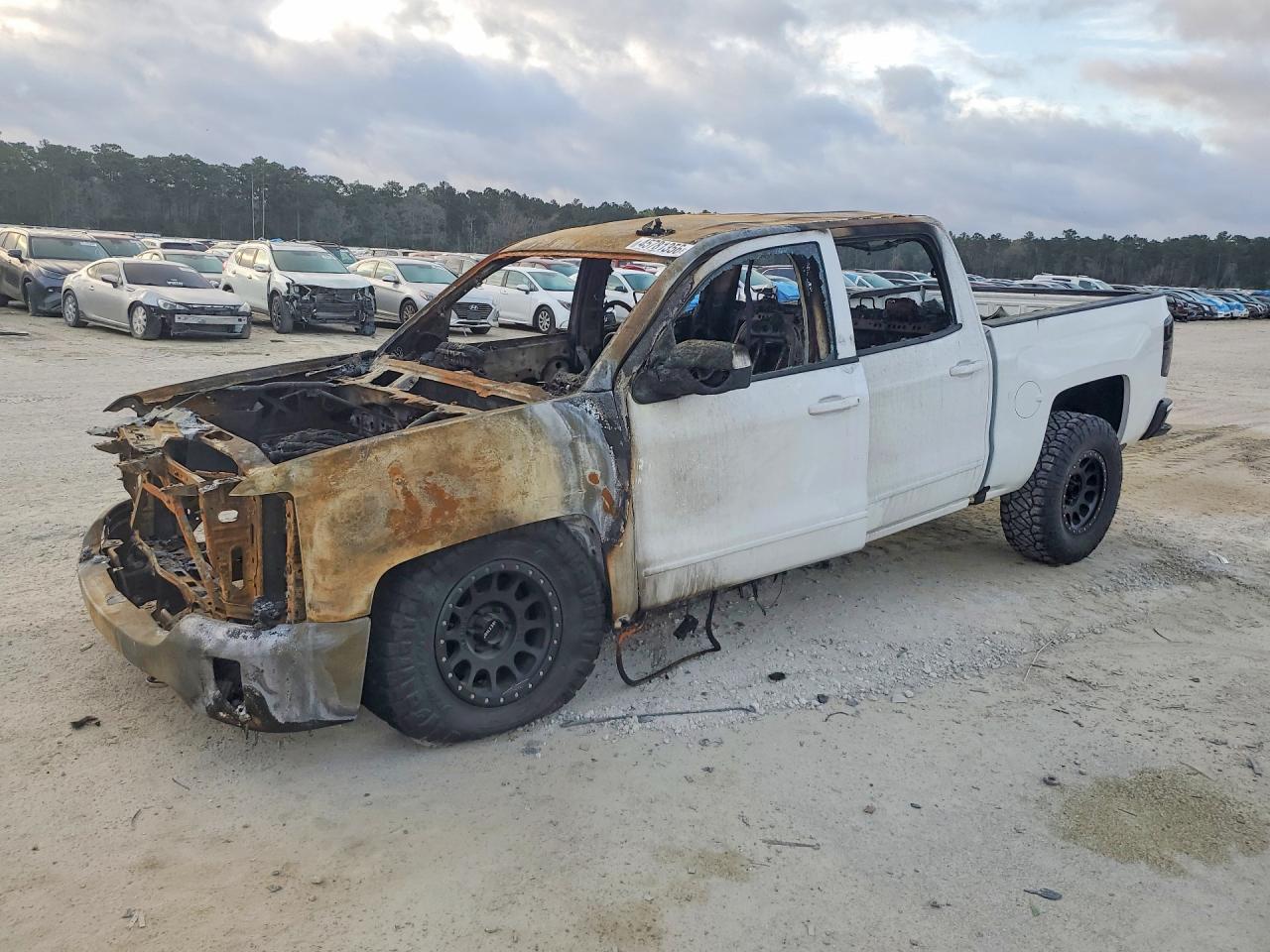 Salvage Chevrolet Silverado Image
