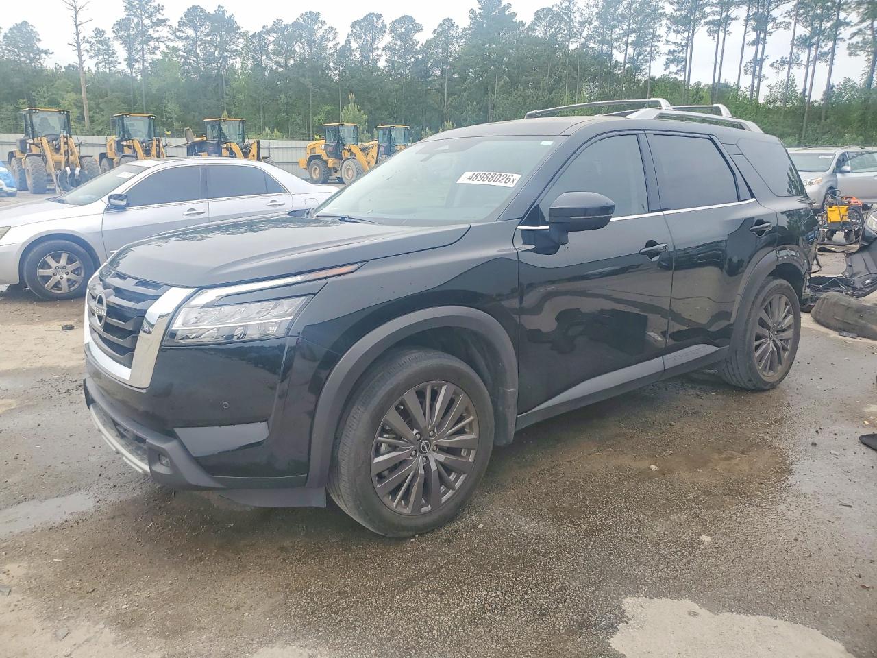 Salvage Nissan Pathfinder Image
