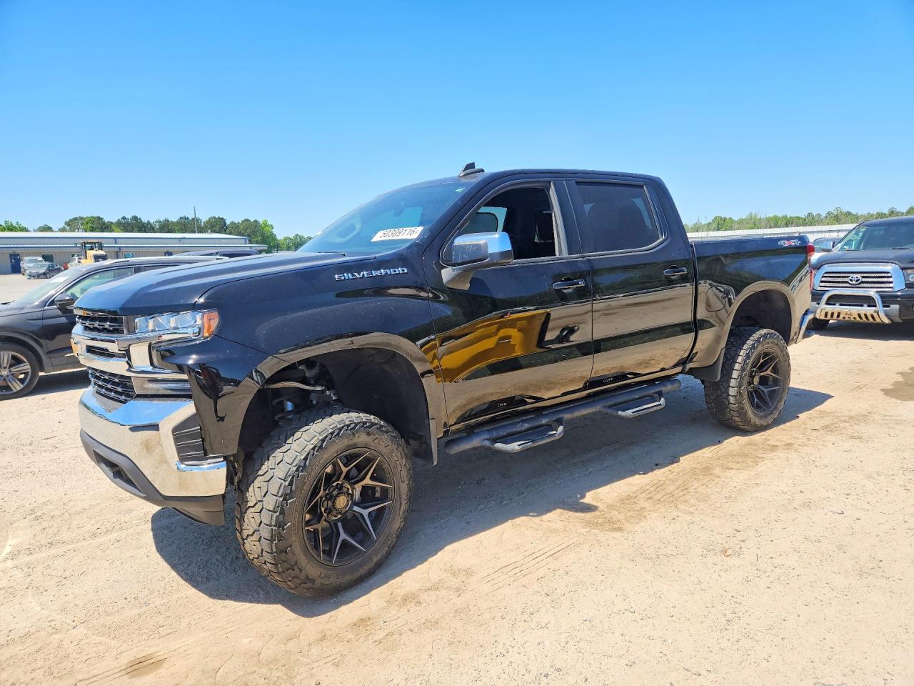Salvage Chevrolet Silverado Image