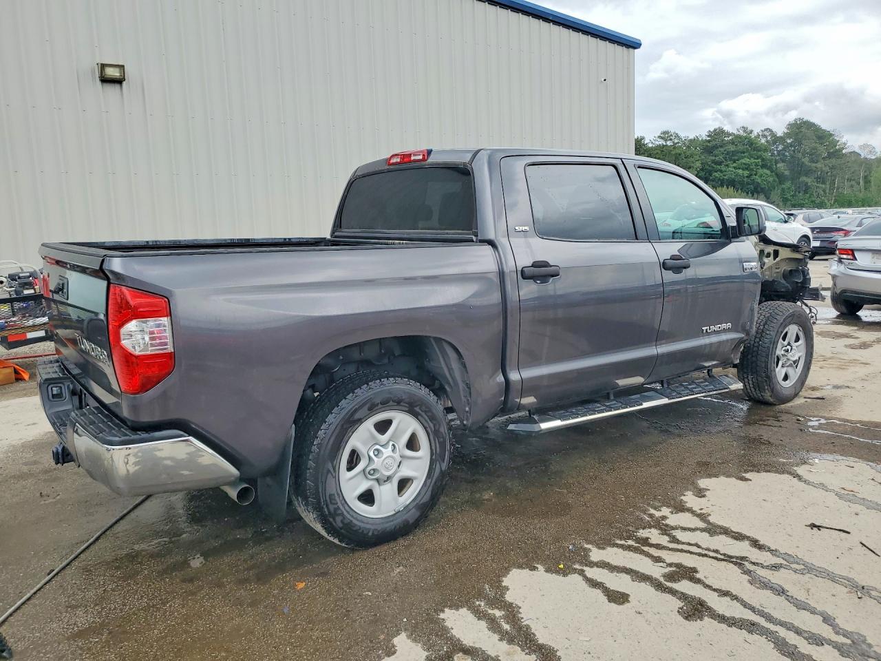 Toyota Tundra Crewmax Sr5