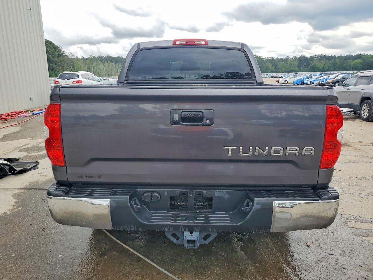 Toyota Tundra Crewmax Sr5