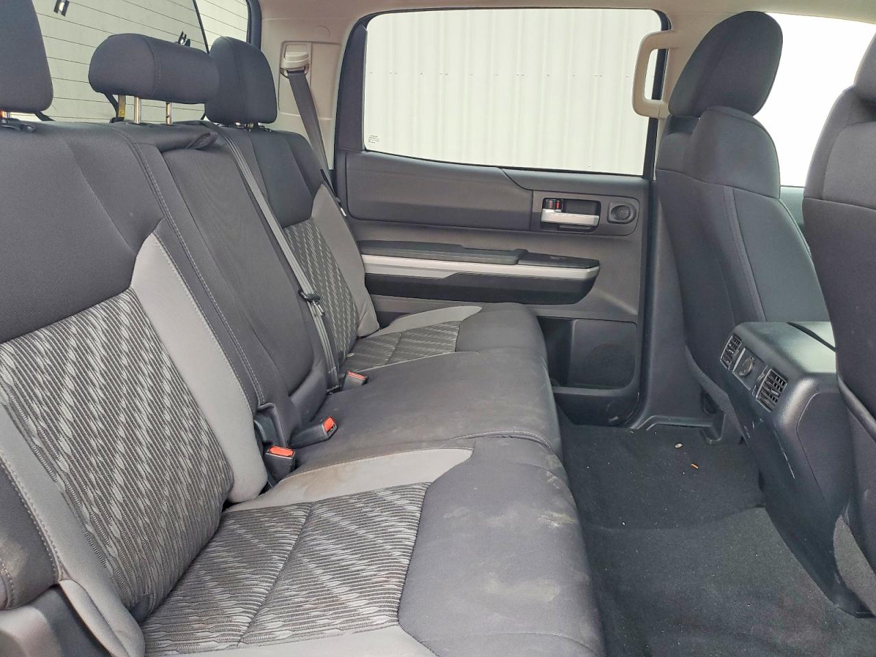 Toyota Tundra Crewmax Sr5