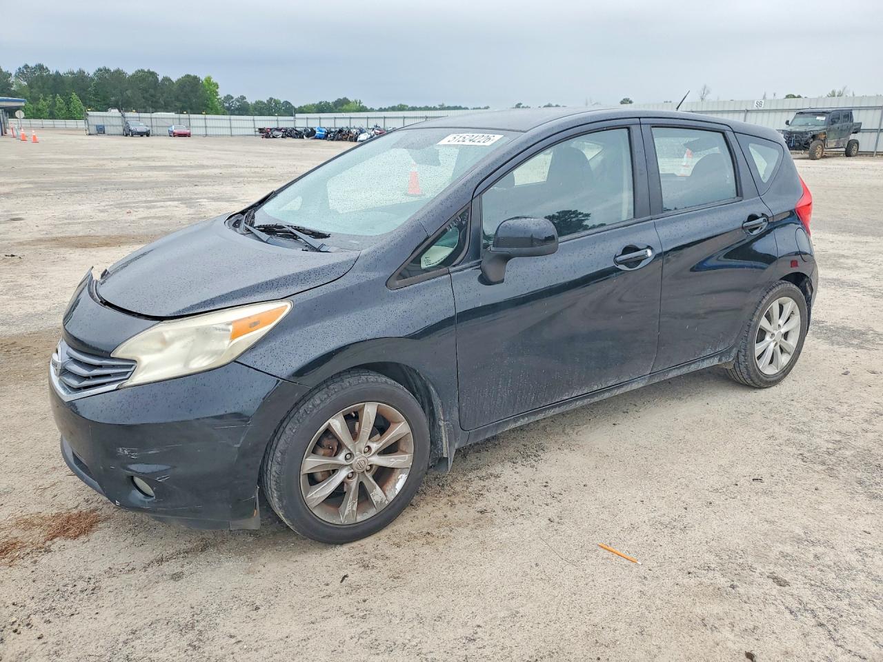 Salvage Nissan Versa Image
