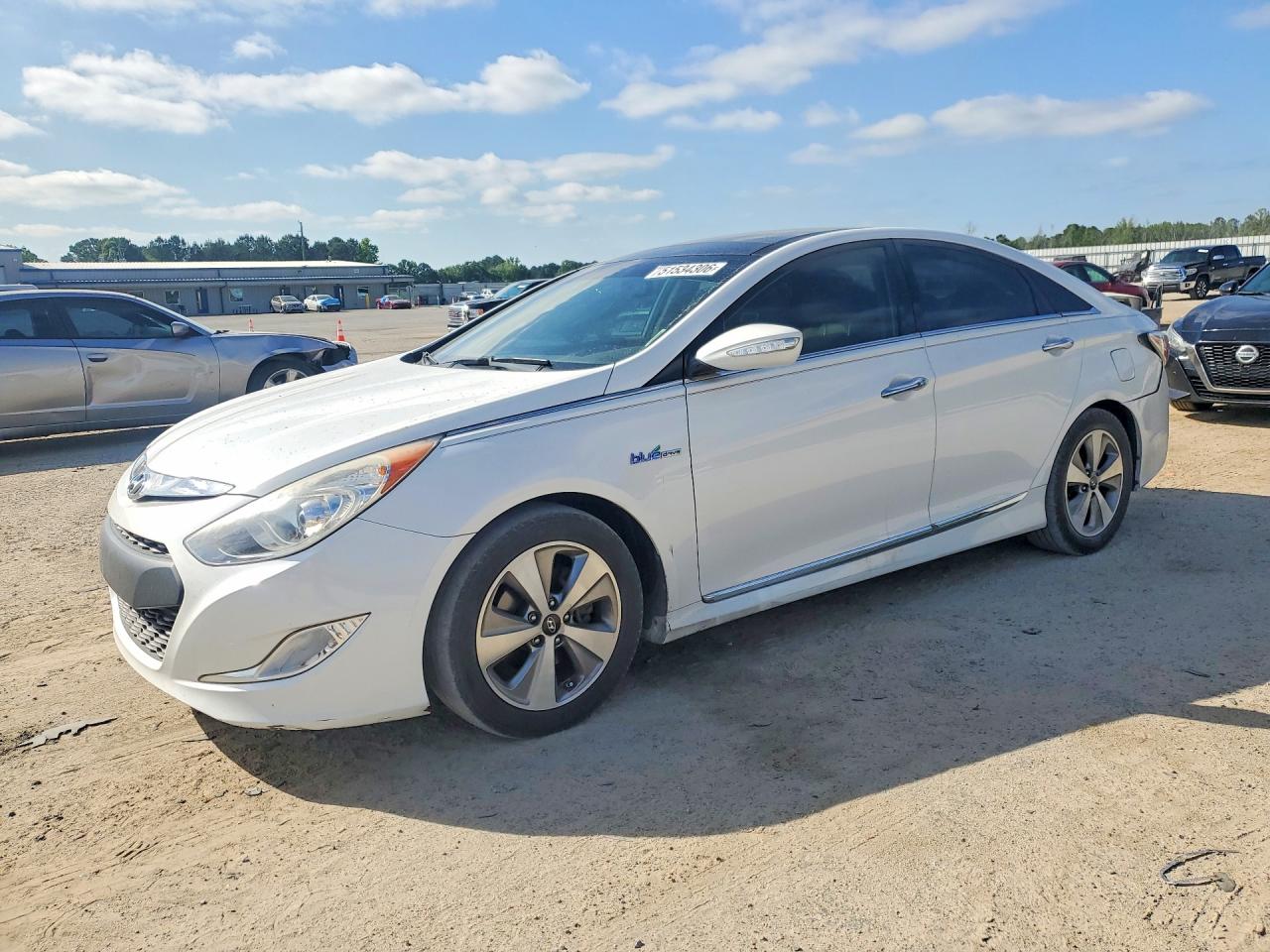 Salvage Hyundai SONATA Image