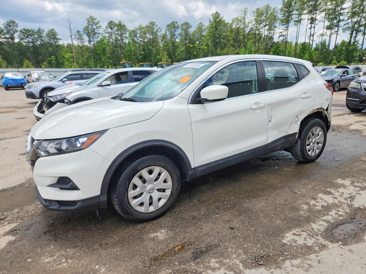 Salvage Nissan Rogue Image