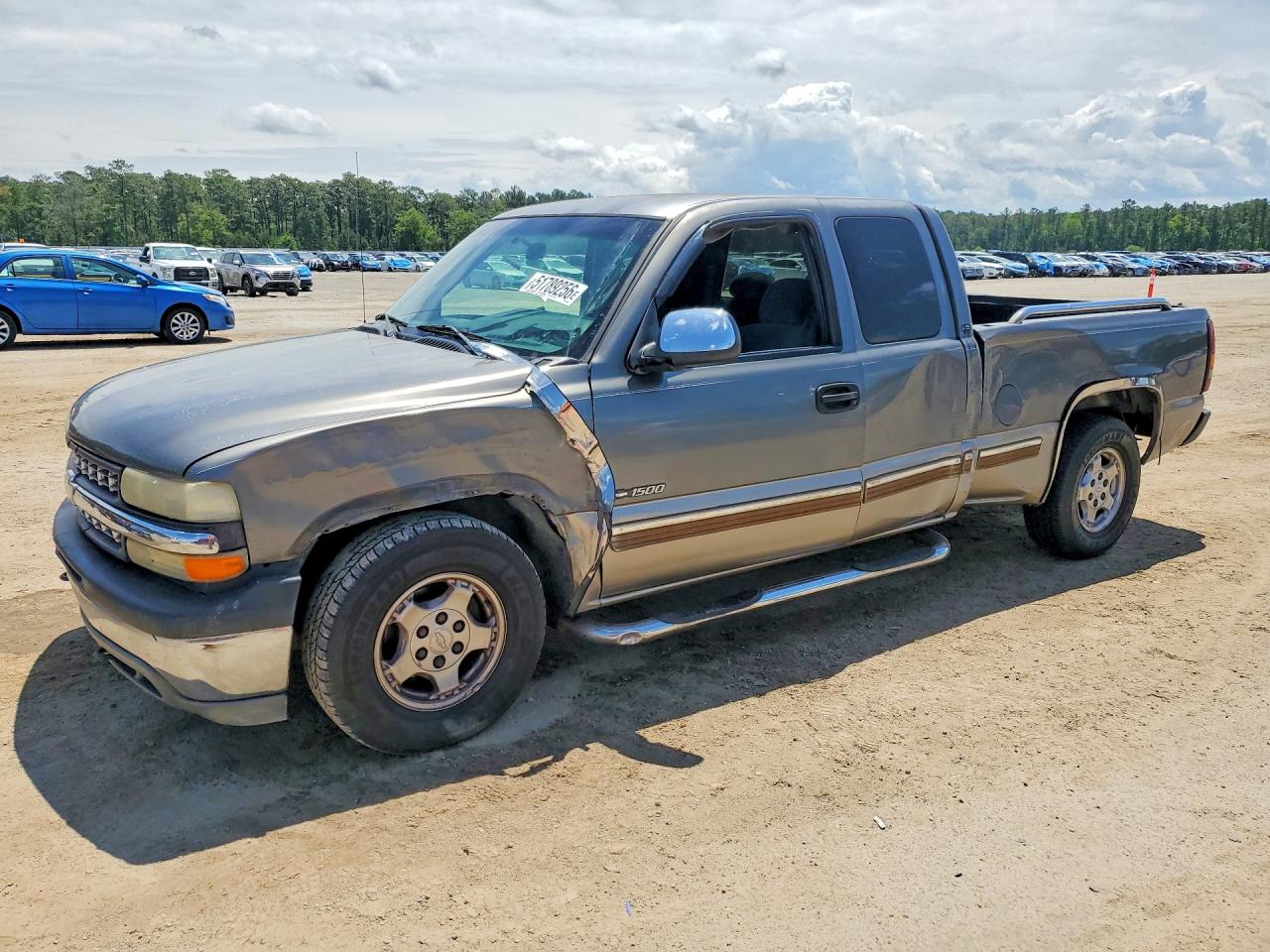 Salvage Chevrolet Silverado Image