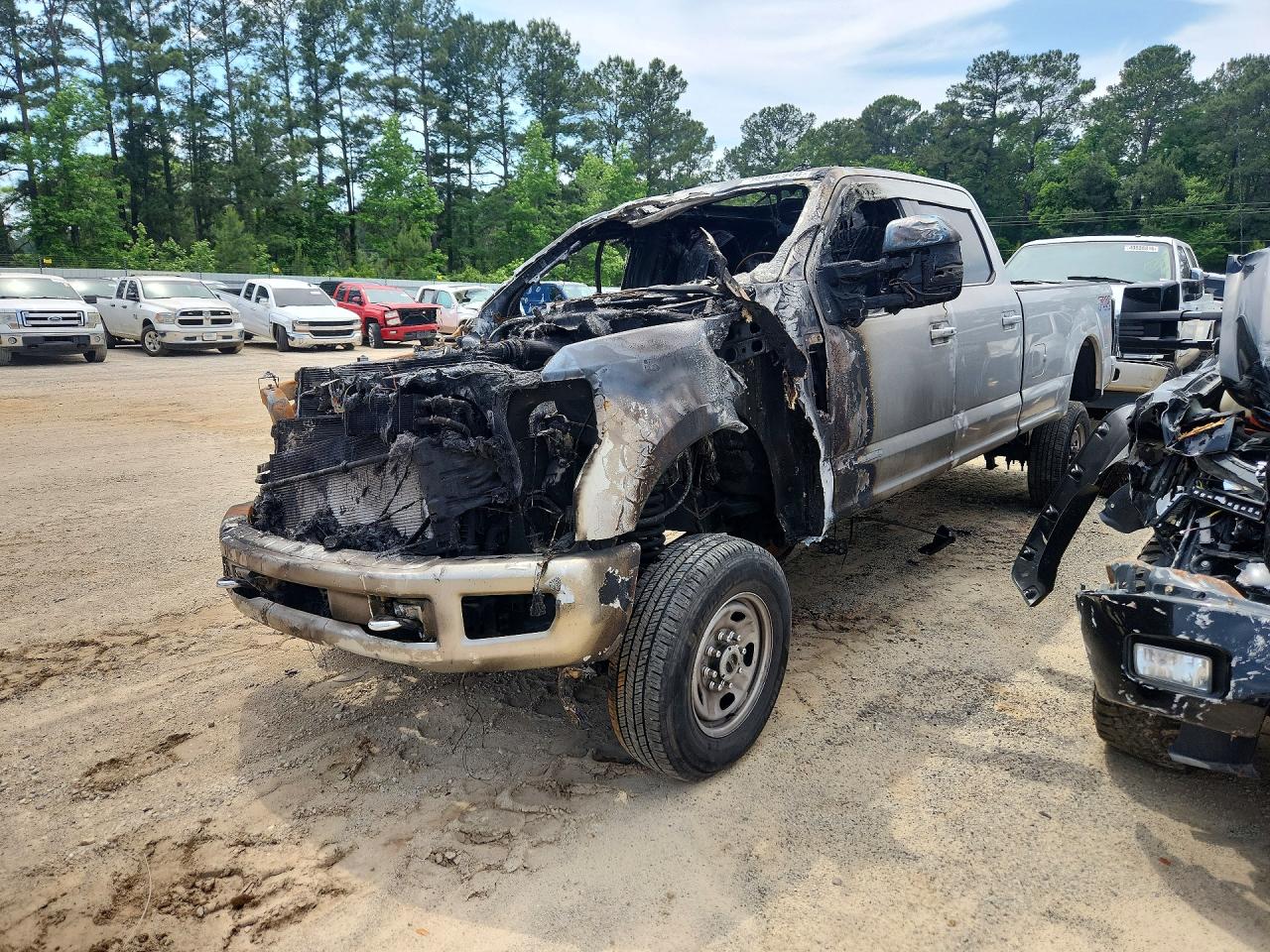 Salvage Ford F-350 Image